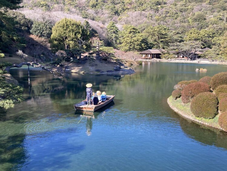 こんな風に、船は「南湖」をめぐっていく。