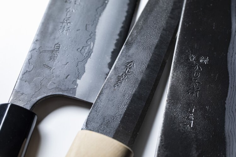 石川製作所で鍛造する『かじ兵衛（へえ）』のマキリ包丁や三徳包丁