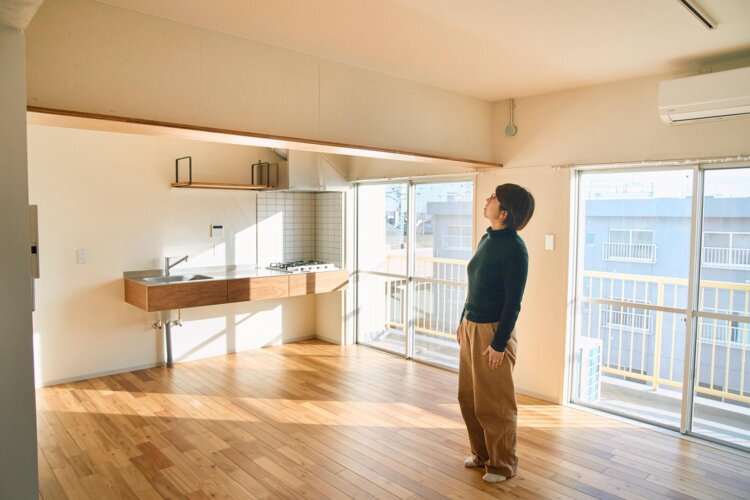 レトロでかわいいお部屋！　日当たりもいいなあ。