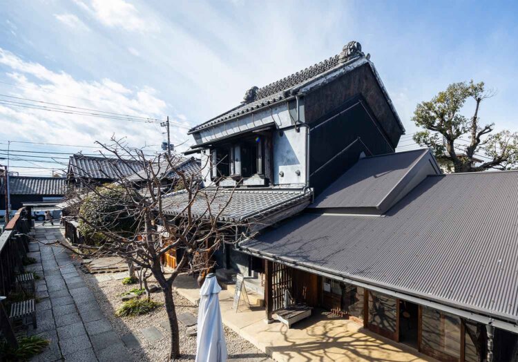 見事な屋敷が複合施設『はかり屋』に変身。