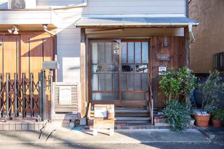 路地にあるので迷子注意。