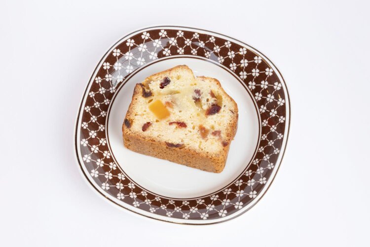 フルーツパウンドケーキ380円。