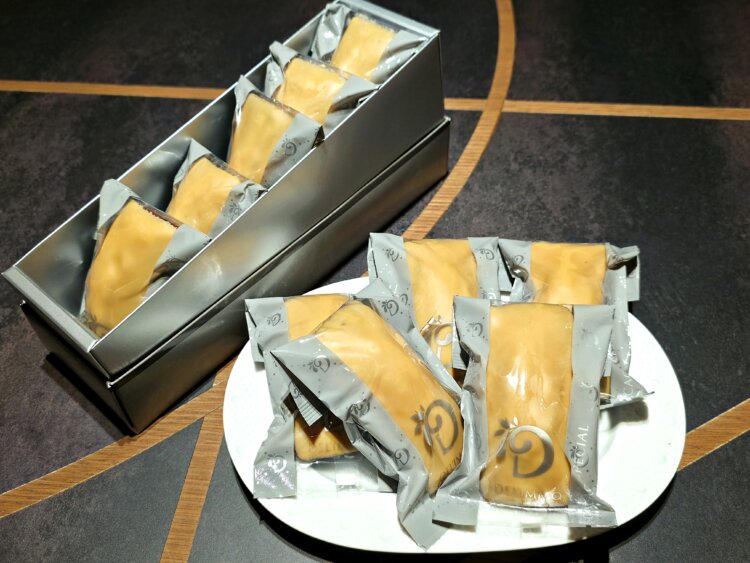 フィナンシェブロンドキャラメル5個セット2160円。