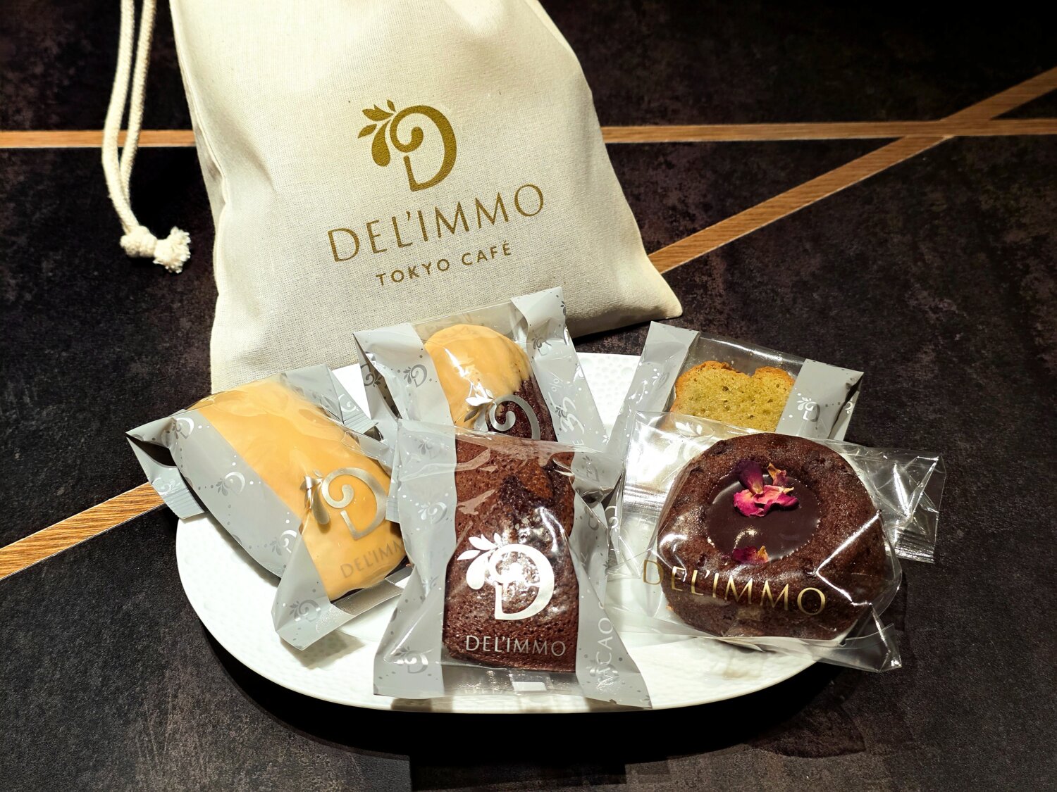 黒猫スイーツ散歩手土産編