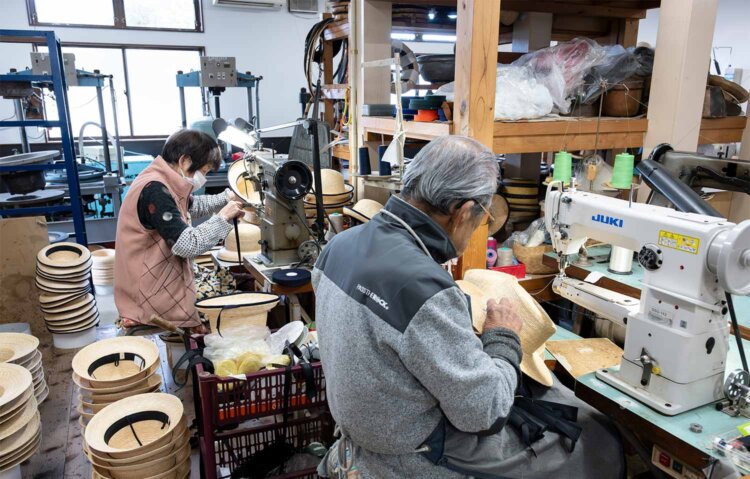 ひげ（バリ）取りも丁寧に。