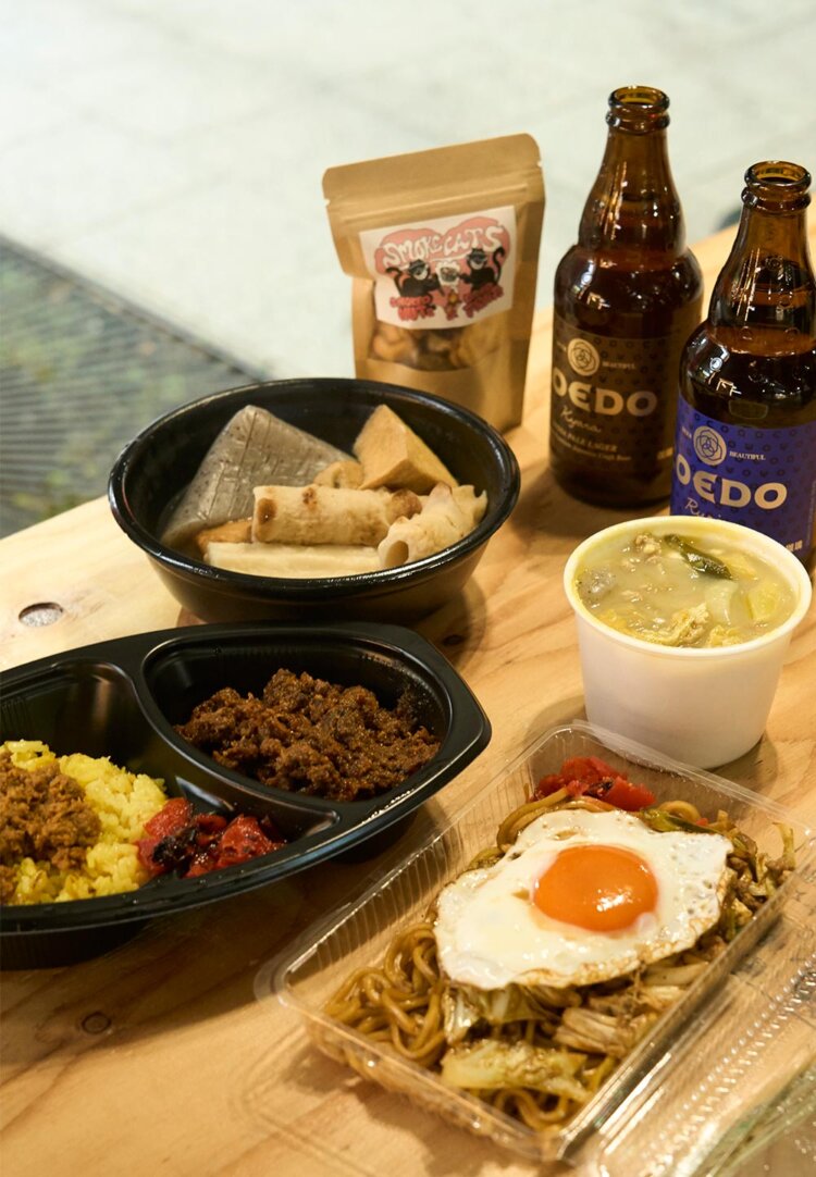 この日は『こちら春日部市学校どおり前カレー屋』、『クロネコブラザーズ』、『Kitchen HARU』など8店舗が出店していた。