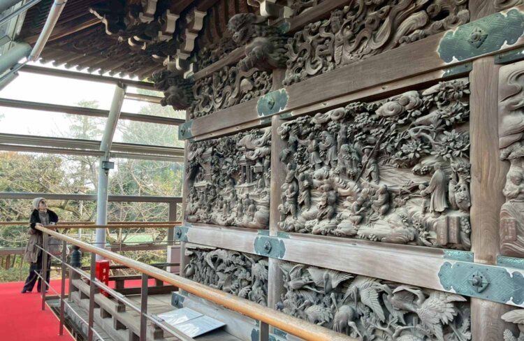 柴又帝釈天の彫刻ギャラリー。