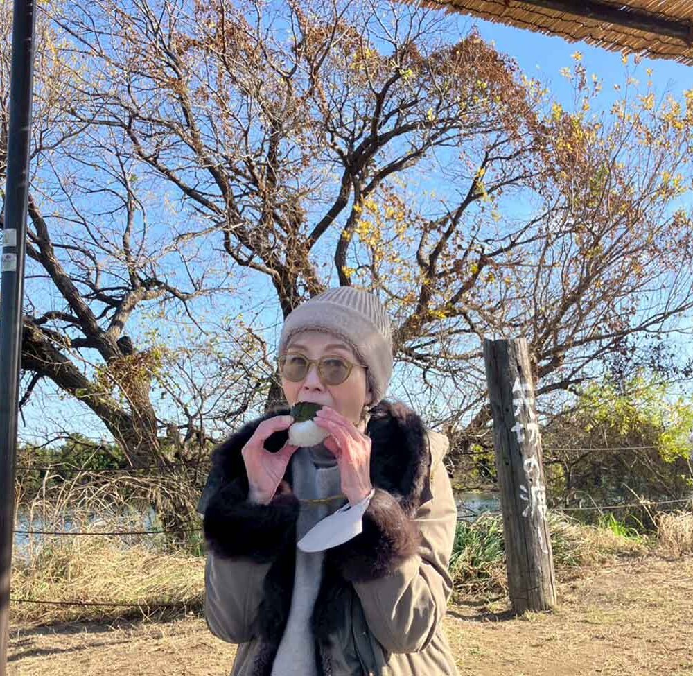 【手塚理美のガチロケハン】柴又～柴又帝釈天に「矢切の渡し」、そして焼草だんごとビールで乾杯！