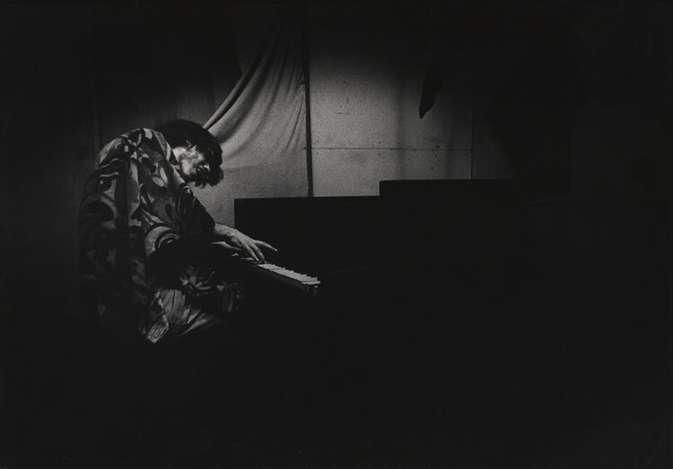 Ｗ. ユージン・スミス《無題（ジミー・スティーブンソン）》〈ジャズとフォークのミュージシャンたち〉より 1958-65年頃 東京都写真美術館 （C）2026 The Heirs of W. Eugene Smith。