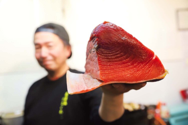 豊洲での仕事経験を生かし、魚には絶対の自信。「割烹に負けない。僕、負けるの大嫌いなんで」。