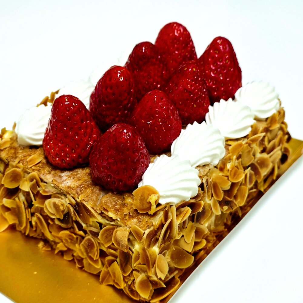 【東京駅手土産】美しいナポレオンパイと世界No.1フィナンシェ『アンリ・シャルパンティエ』～黒猫スイーツ散歩 手土産編～