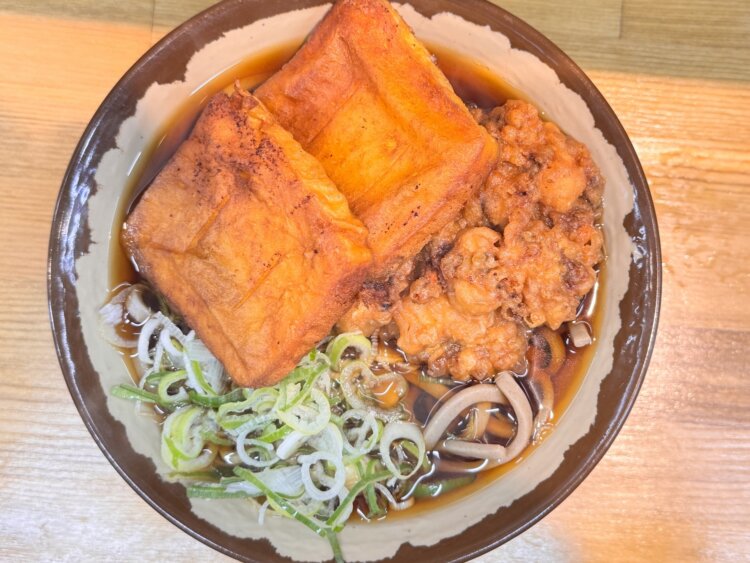 太そば並450円にイカゲソ200円とミャンマー風揚げ豆腐150円。