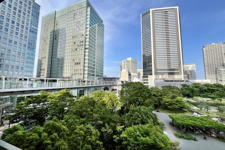 浜松町駅付近から竹芝方面を望む。