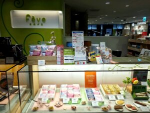 黒猫スイーツ散歩手土産編