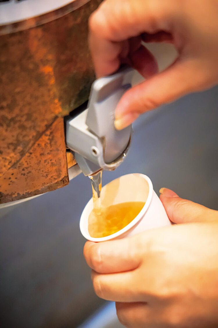 お参りのあとはお茶湯を。