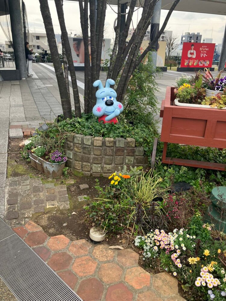 ブルドッグのキャラ・スコブルブルが隠れていた。