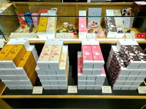 黒猫スイーツ散歩手土産編