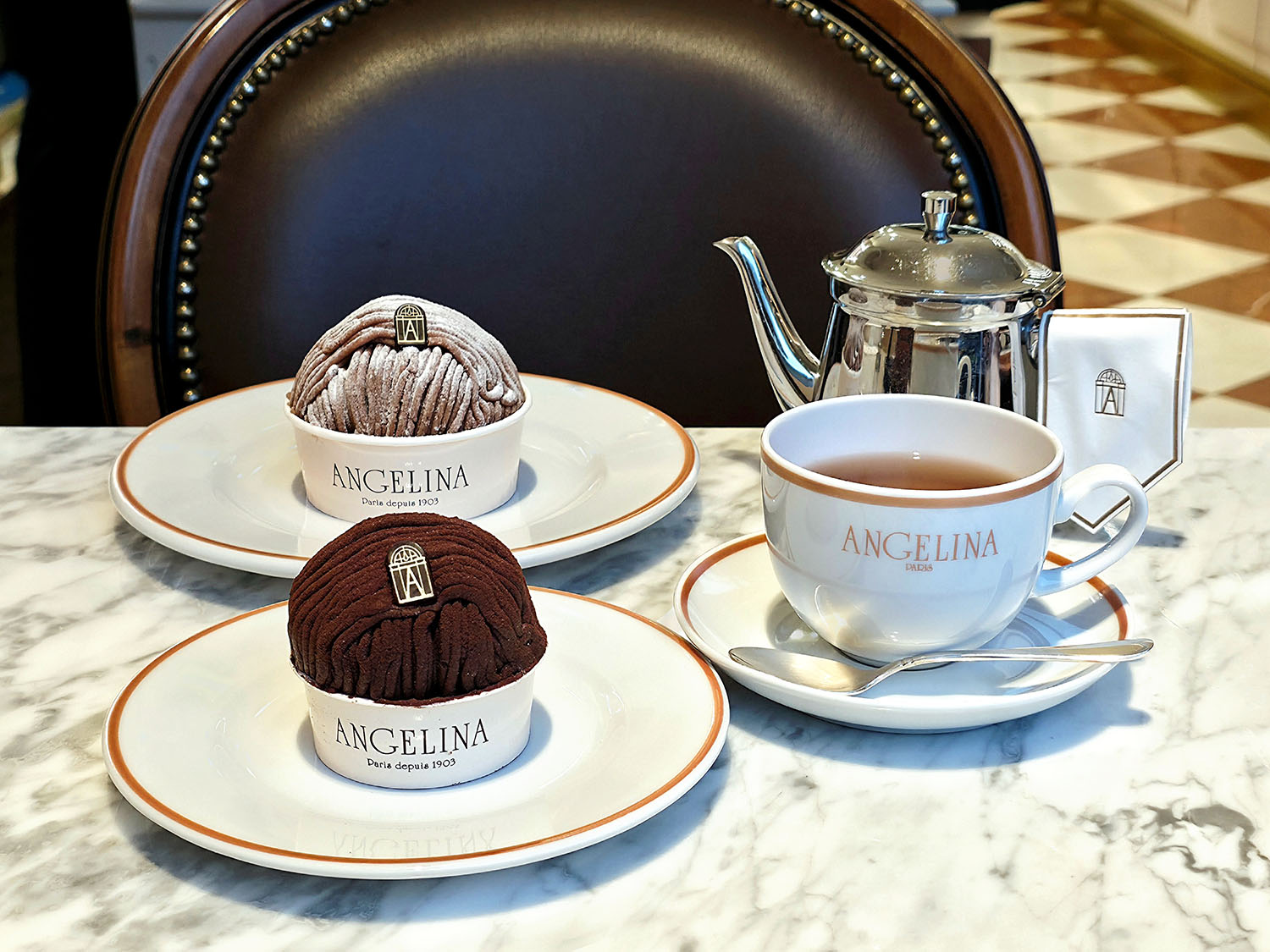 40黒猫原宿表参道