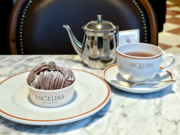 クラシック モンブラン オリジナル1400円、スペシャルフレーバーティー1050円。