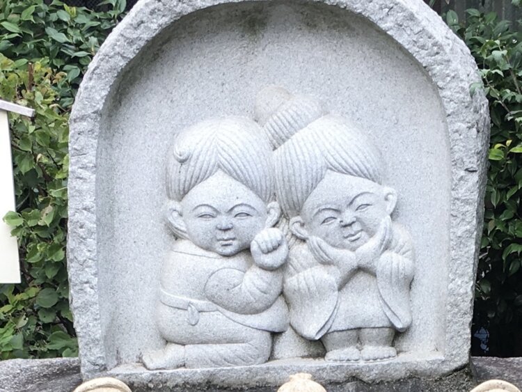 道祖神のなかには双体の例も少なくない。