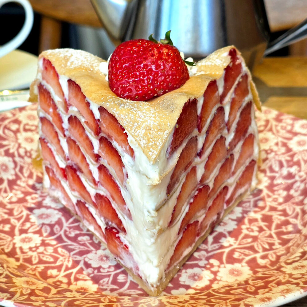 苺のミルクレープにナポレオンパイまで！ 原宿・表参道のおすすめスイーツ4選～黒猫スイーツ散歩 原宿表参道編まとめ6～