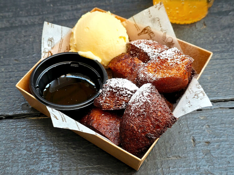 自家製フレンチトースト（アイスクリーム付き）650円。