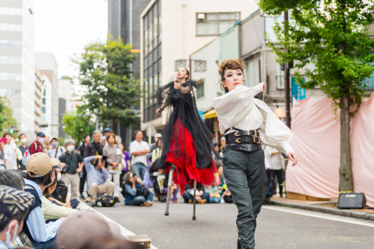 日本屈指の飲み屋街で大道芸が繰り広げられる！「第51回野毛大道芸」が野毛地区一帯で4月18・19日に開催