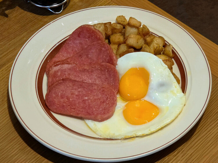 ミート＆エッグス スパム1584円。