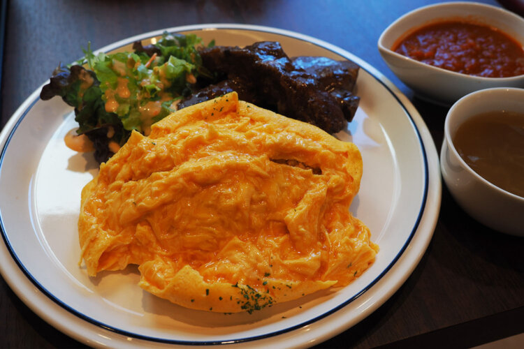 ナイフで切れ目を入れるとこうなって、