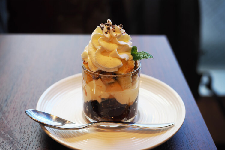 ミニパフェまたはドリンク付き！　コーヒーゼリーが敷かれており甘すぎずちょうどよかった。