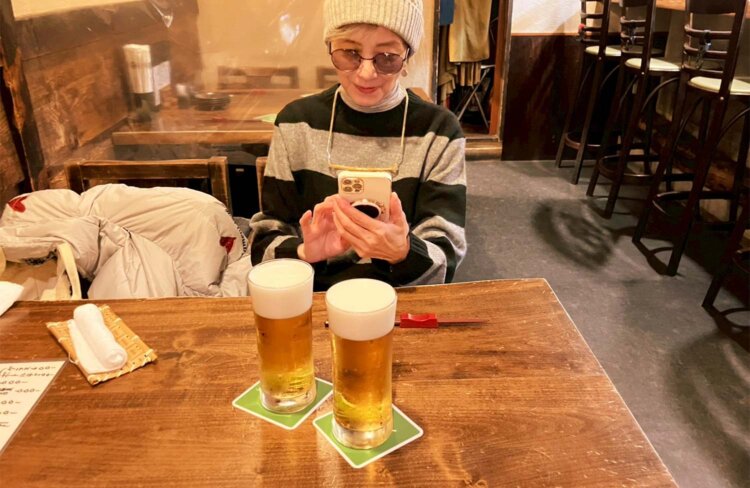 『八幸』さん。まずはビール。