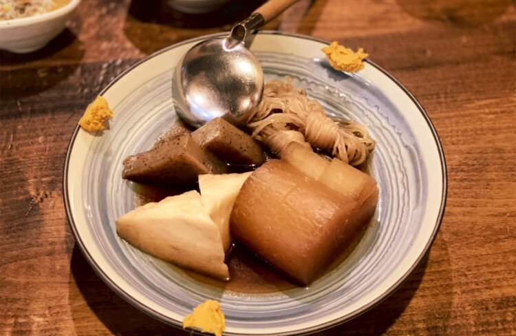お出汁がしみてる～。だいこん250円など。