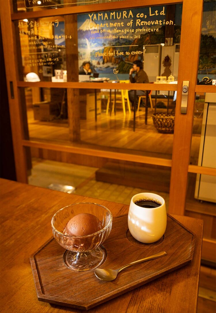 自家製アイスクリームと自家焙煎コーヒーのマリアージュ1100円で、お風呂上がりのような気分に。