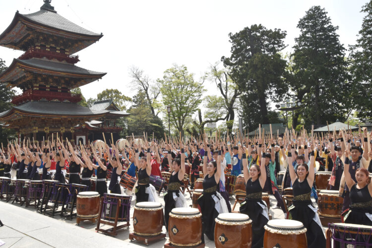 成田山新勝寺をバックに迫力ある太鼓演奏を楽しめる！「第36回成田太鼓祭」が成田山新勝寺、成田山表参道で4月18・19日に開催