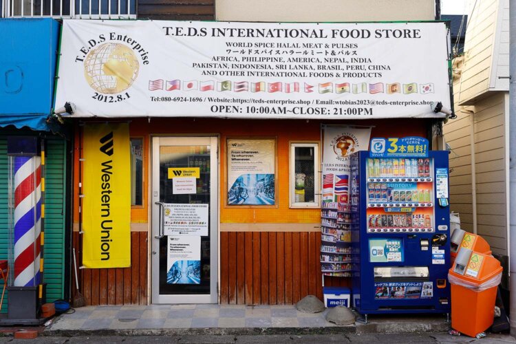 隣にリベリア料理レストランも2026年2月オープン！