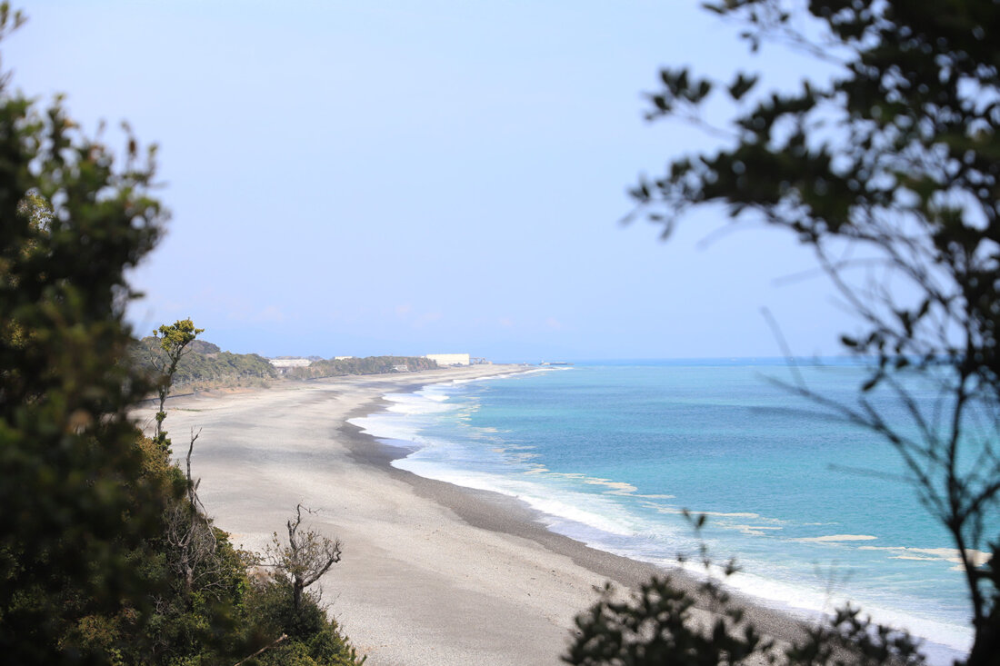 吉野熊野国立公園指定90周年！ 紀伊半島を縫う清流や奇岩連なる海岸、世界遺産の古道まで、和歌山県新宮市の心躍る絶景