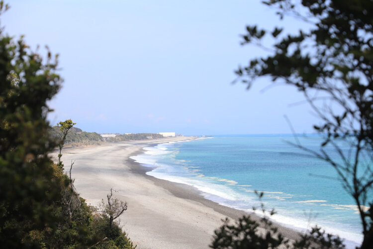 吉野熊野国立公園指定90周年！ 紀伊半島を縫う清流や奇岩連なる海岸、世界遺産の古道まで、和歌山県新宮市の心躍る絶景
