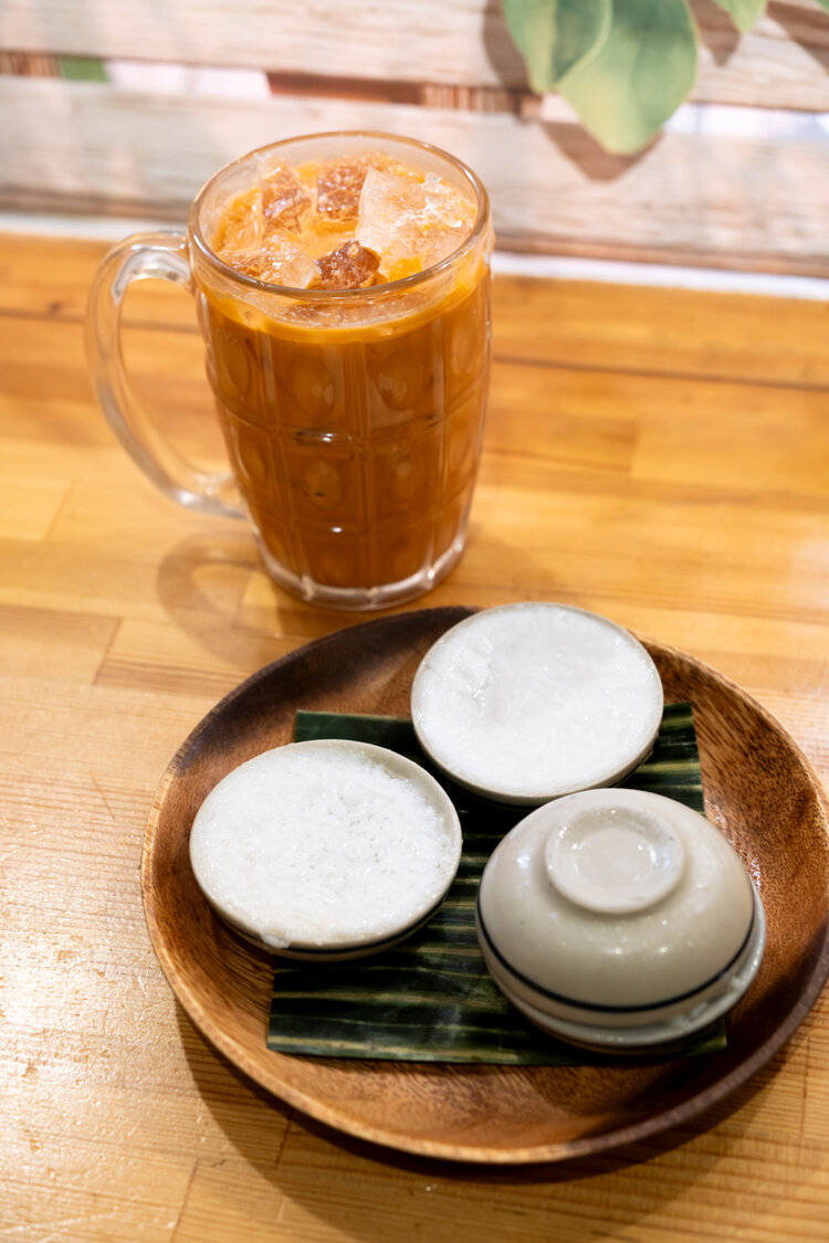 タイ風のココナツプリン600円は甘すぎず優しい味わい。