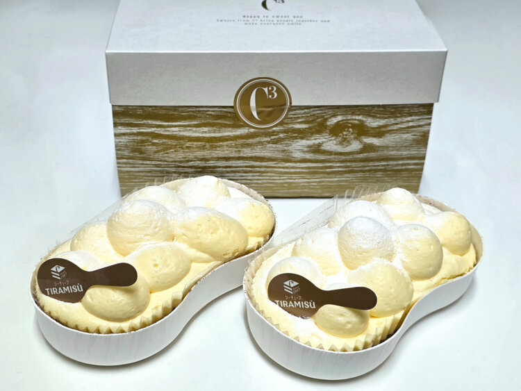 東京駅限定 ホワイトティラミスラテ 1個1404円。