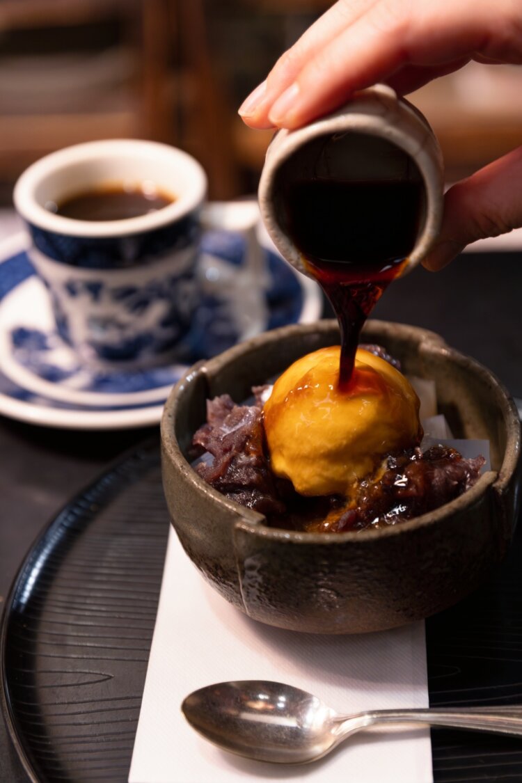 あんみつコーヒー800円。ブレンドコーヒー550円。