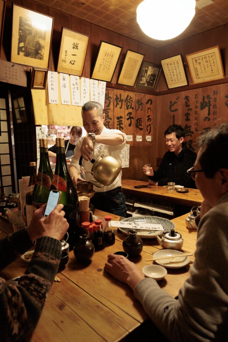 「電話も置いてない、俗世間と離れた空間で焼酎を楽しんでほしい」と3代目。