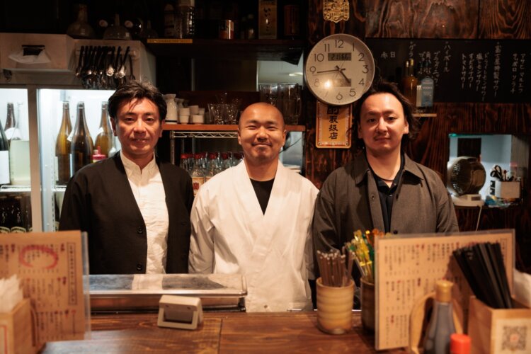 店長の酒主涼介さん（右）と加藤さん（左）。