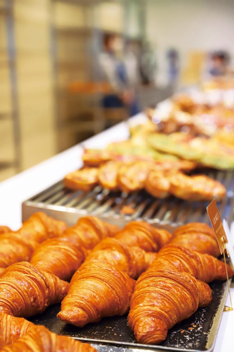 本館1階にはベーカリー。