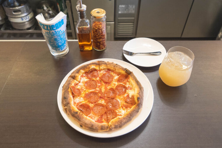 ニューヨーク1280円と刺激的ながら爽やかなホームメイドジンジャーエール590円。