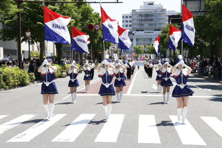 ゴールデンウイークの横浜をにぎやかに彩る「第74回ザよこはまパレード（国際仮装行列）」が山下公園およびその周辺で5月3日に開催