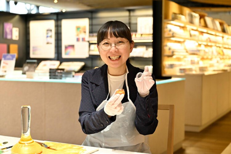 ワークショップで作れる水彩絵具は2～3色。