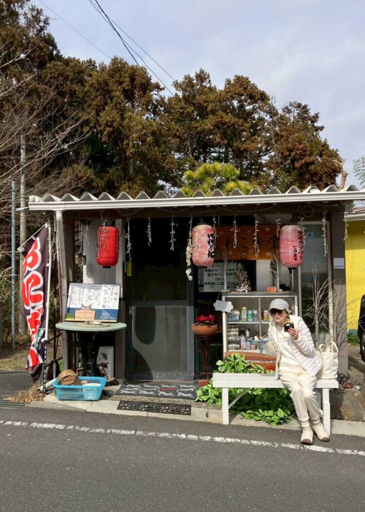 風ねこ食堂／おにぎりメニューは自家製梅干し320円など。定食やお弁当も豊富。11:30～20:00、不定休。鎌倉市山ノ内1159-5　☎0467-25-1976