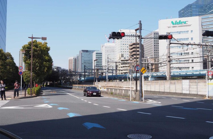 踏切があった坂下あたり。