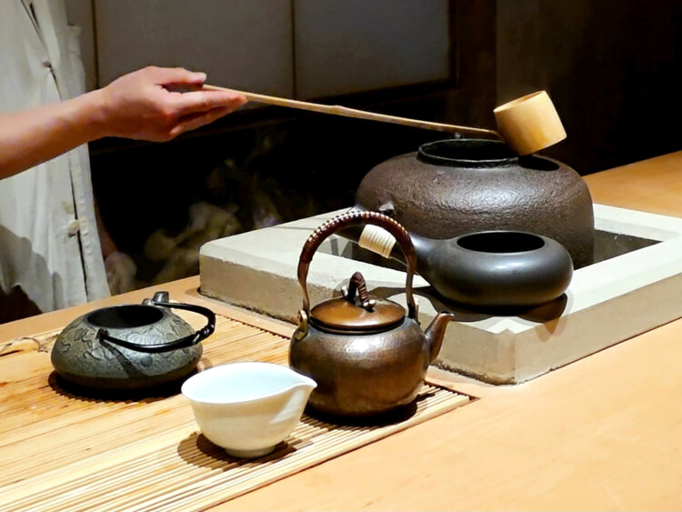 小菓席9900円（別途サービス料10%）※土・日15:00〜16:30(平日は要確認)。