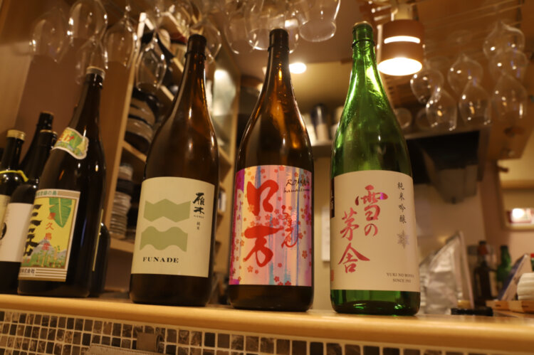 日本酒は5・6種で150㎖1000円〜。